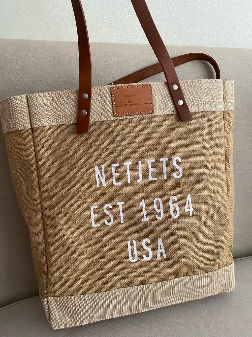 NWT Apolis Market Bag 15x12.5x6 let’s jet 
NetJets EST 1964 USA